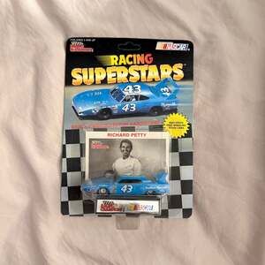 1991 Richard Petty #43 1970 Plymouth Superbird 1/64 Diecast